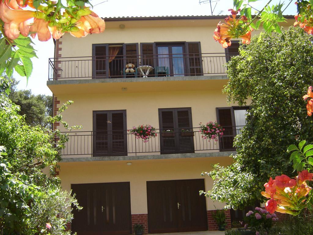 Apartments Grgorinic Pula Exterior photo