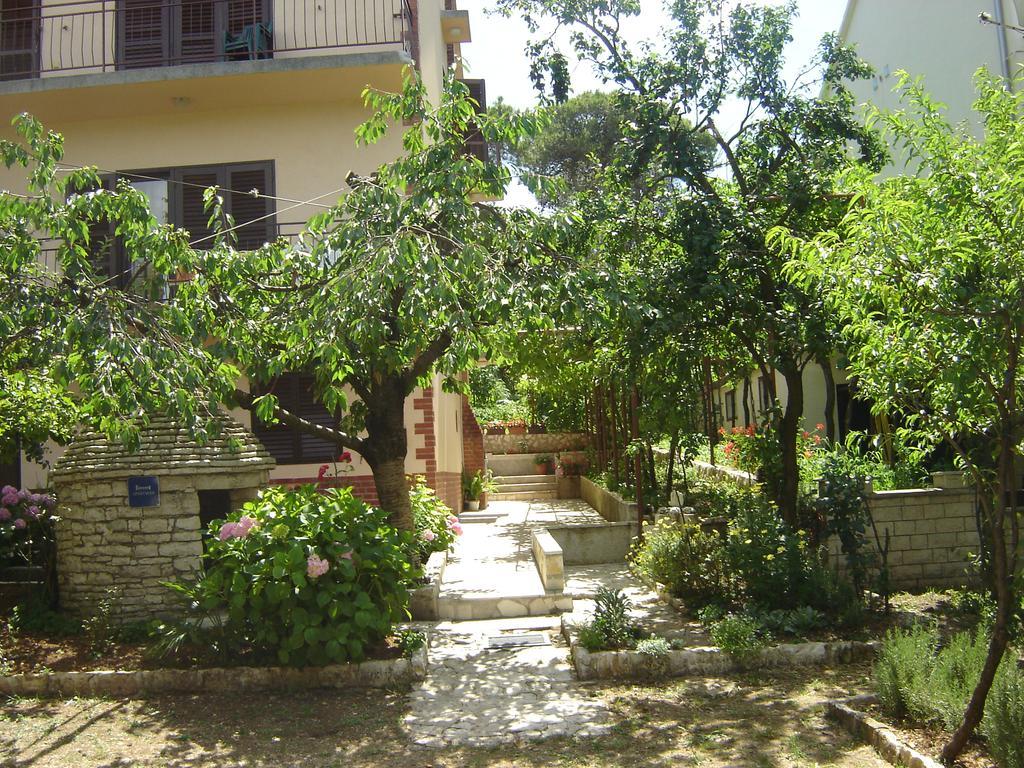 Apartments Grgorinic Pula Exterior photo